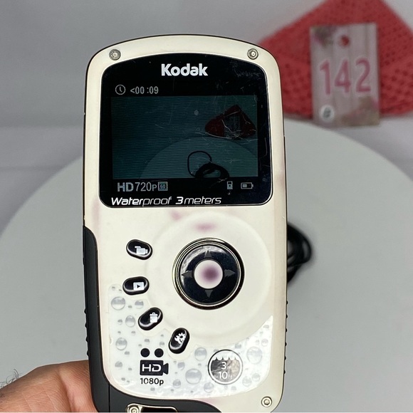 Kodak Playsport Waterproof Camera Used with Cable - Picture 4 of 6